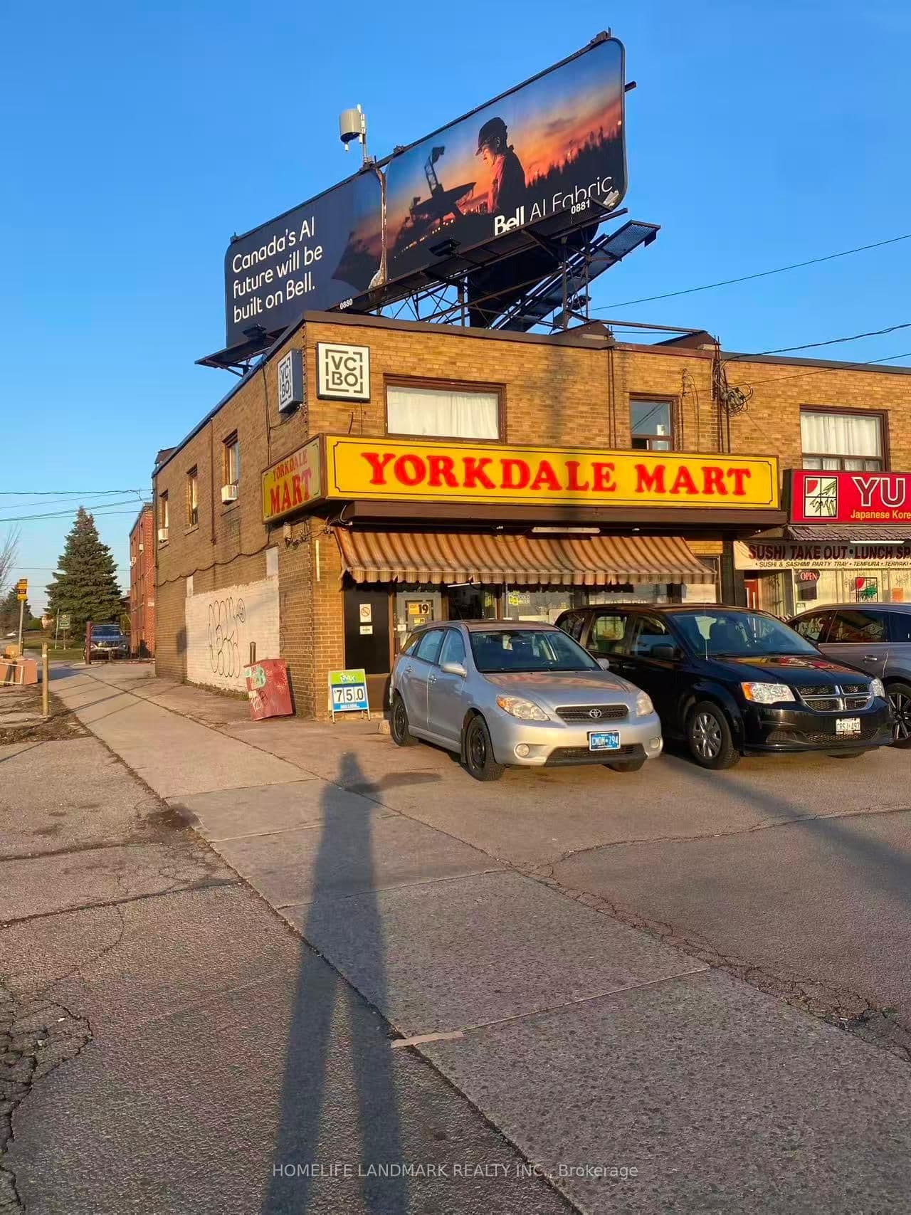 3261 Dufferin Street thumbnail 2