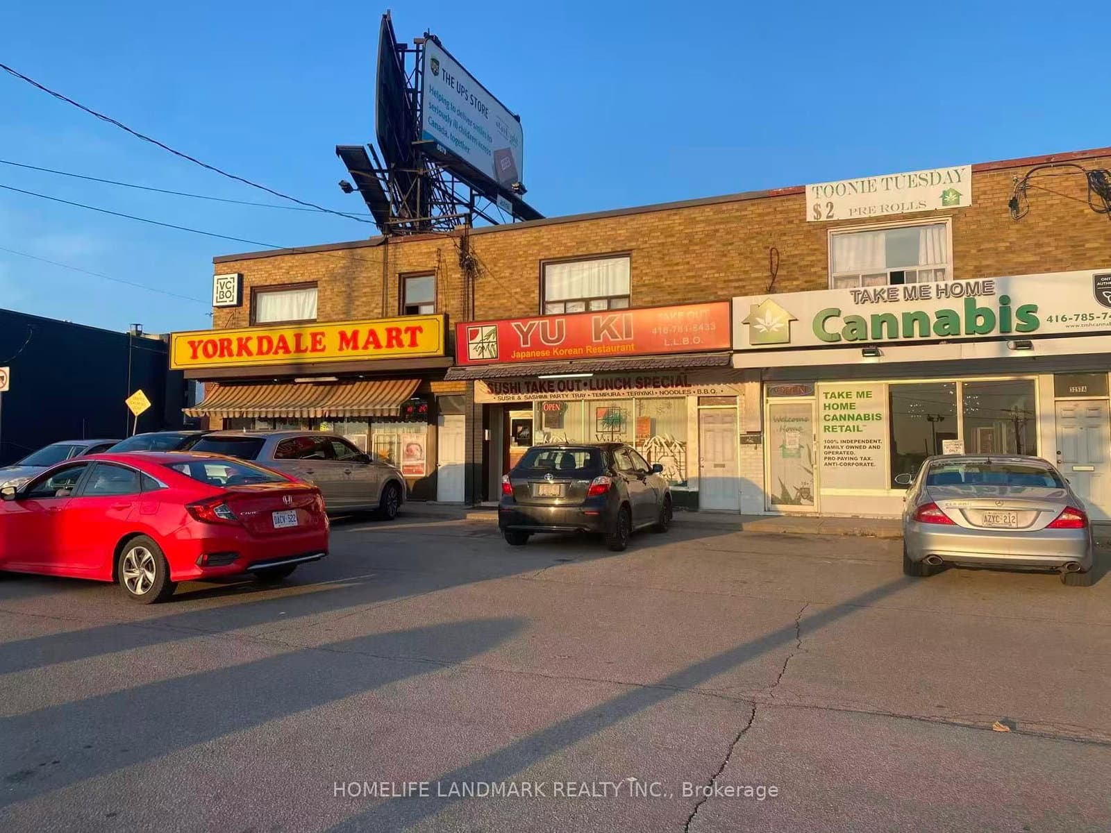 3261 Dufferin Street thumbnail 3