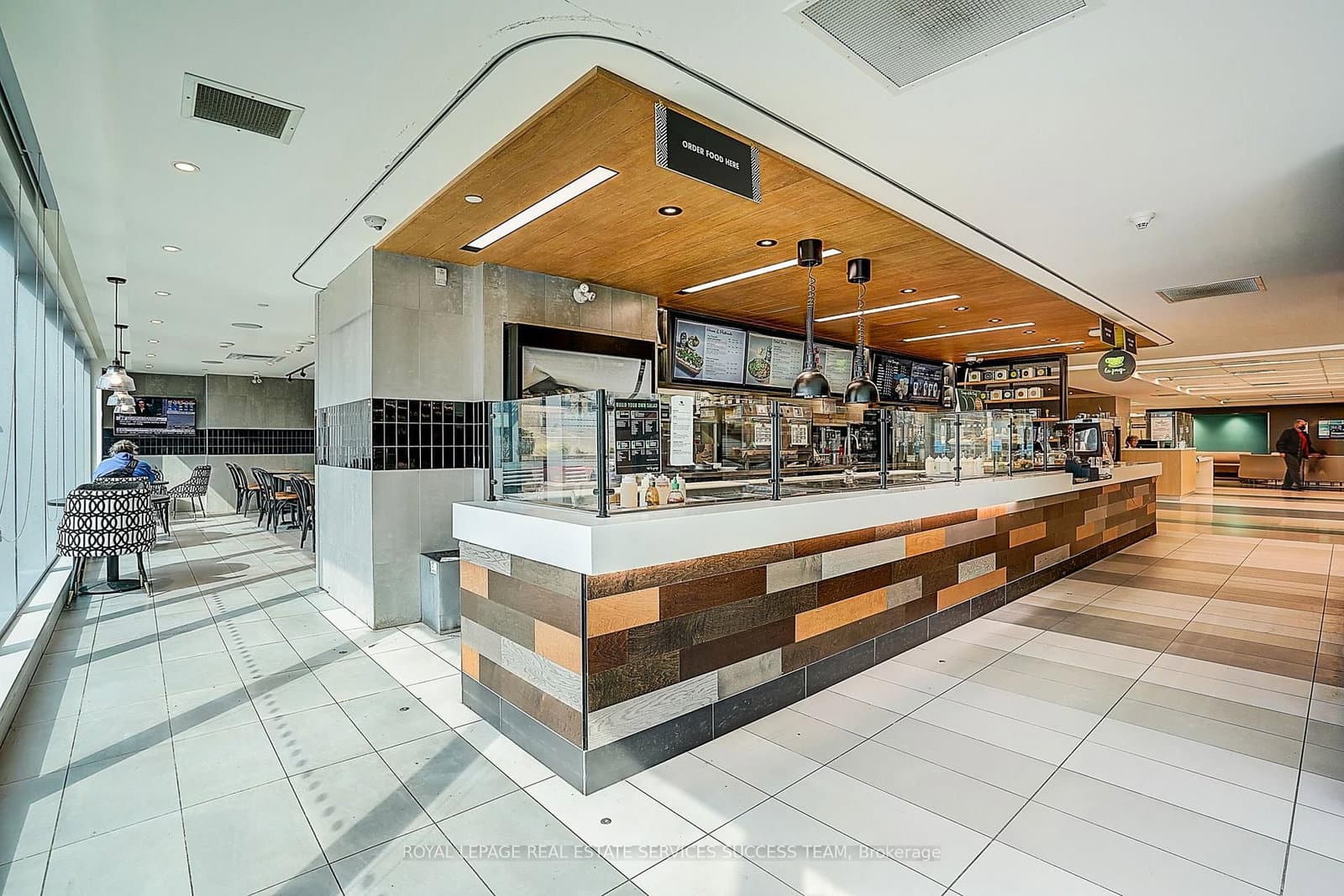 1230 North Shore Boulevard, Unit 2B thumbnail 2