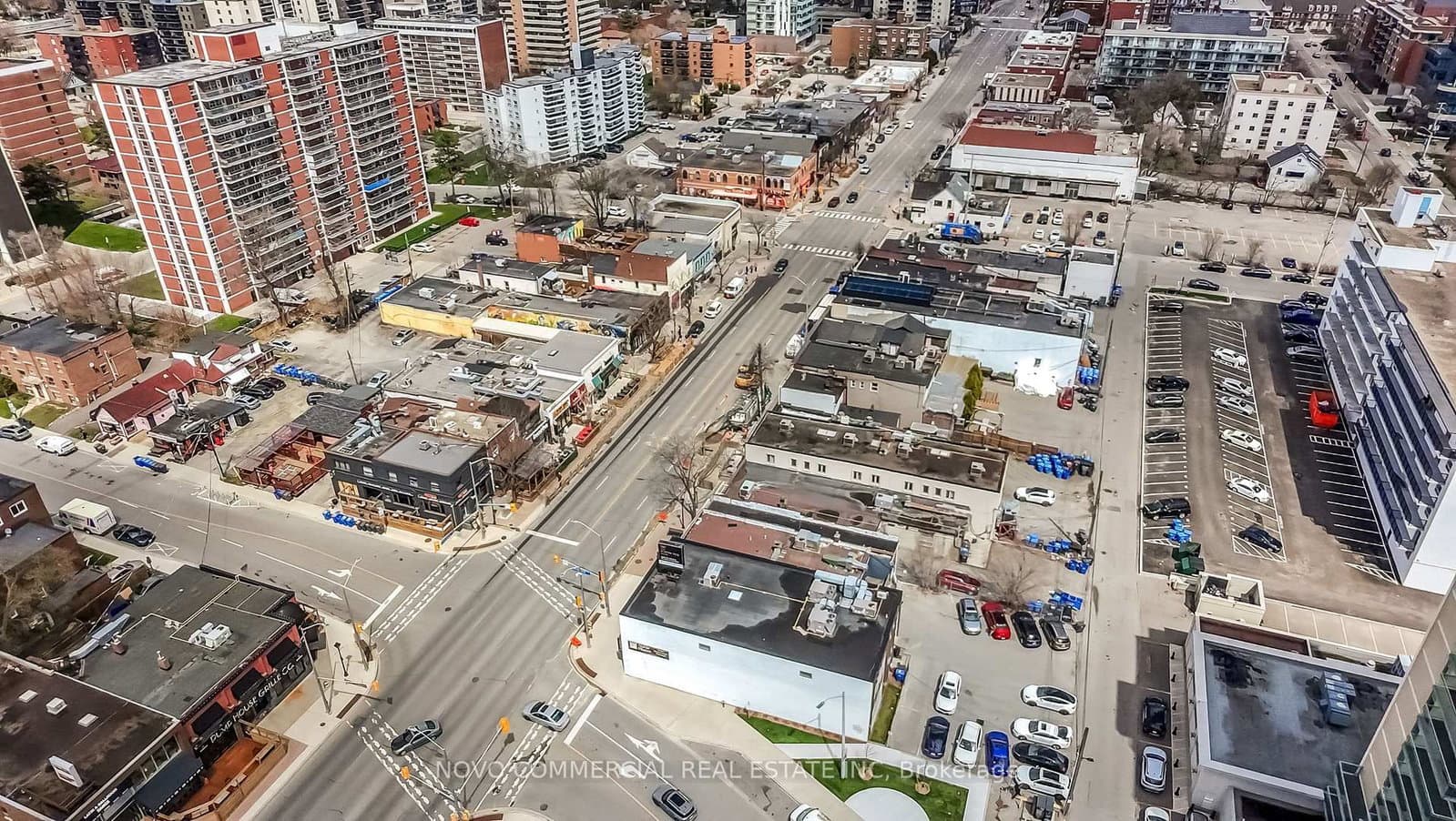 39 Lakeshore Road E thumbnail 6