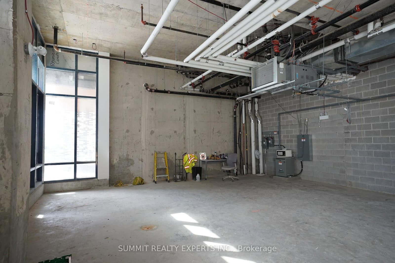 1806 St. Clair Avenue W thumbnail 5