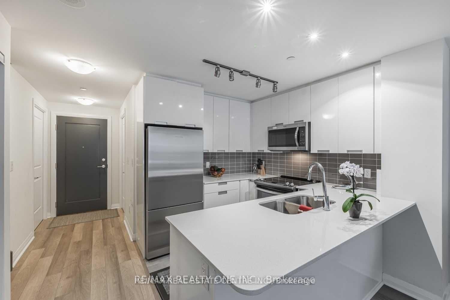 5025 Four Springs Avenue, Unit 112 thumbnail 2