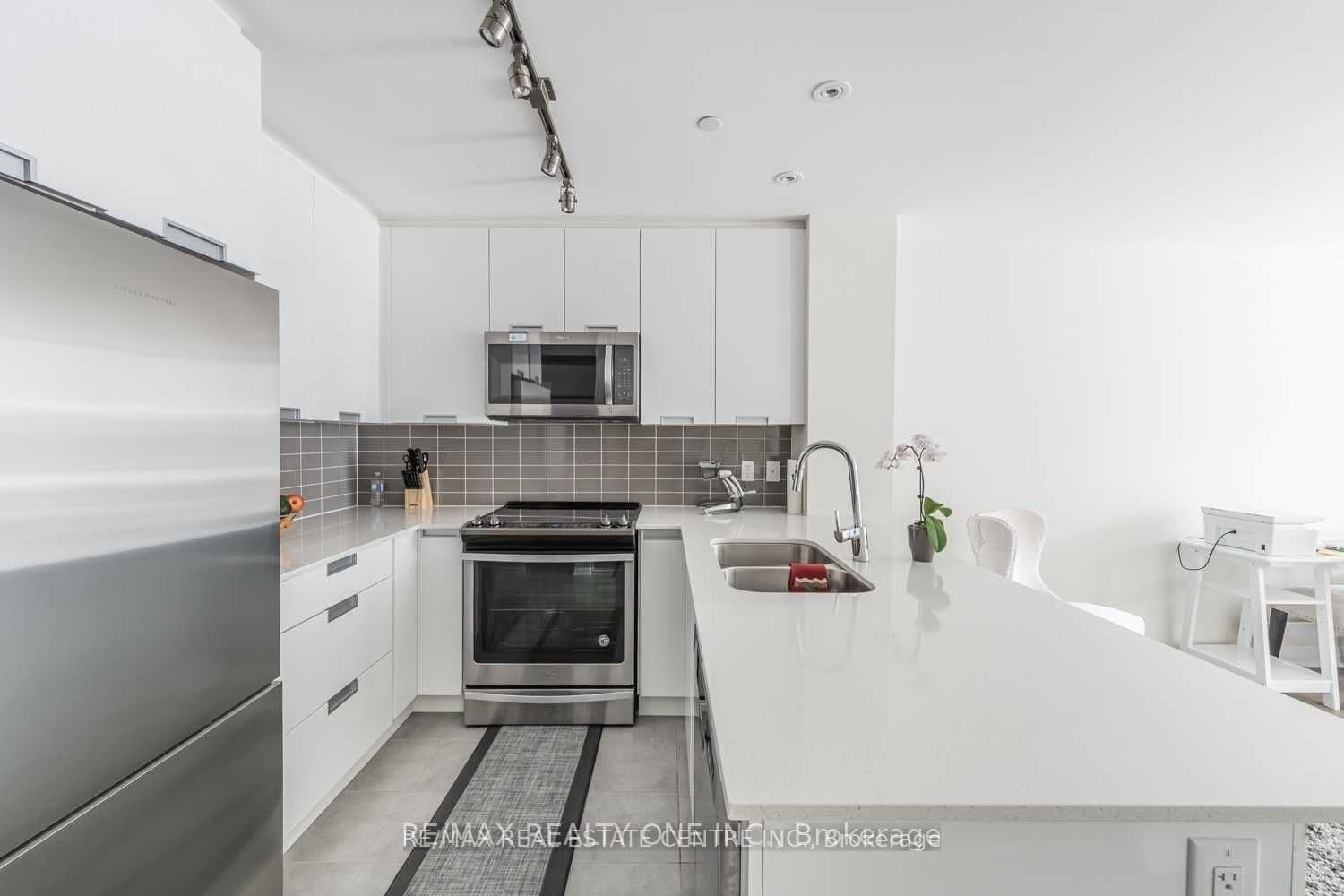 5025 Four Springs Avenue, Unit 112 thumbnail 3