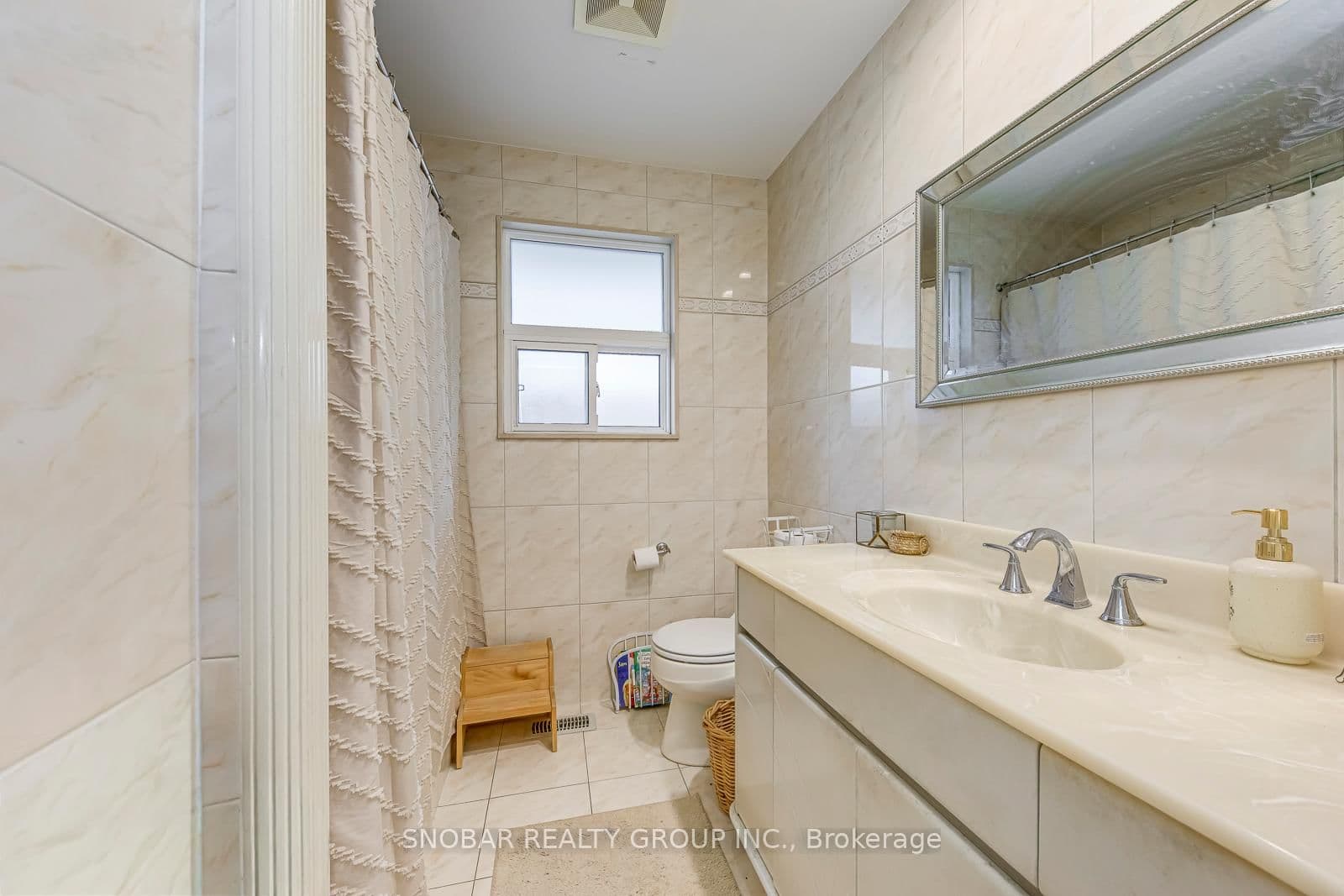 52 Decarie Circle thumbnail 15