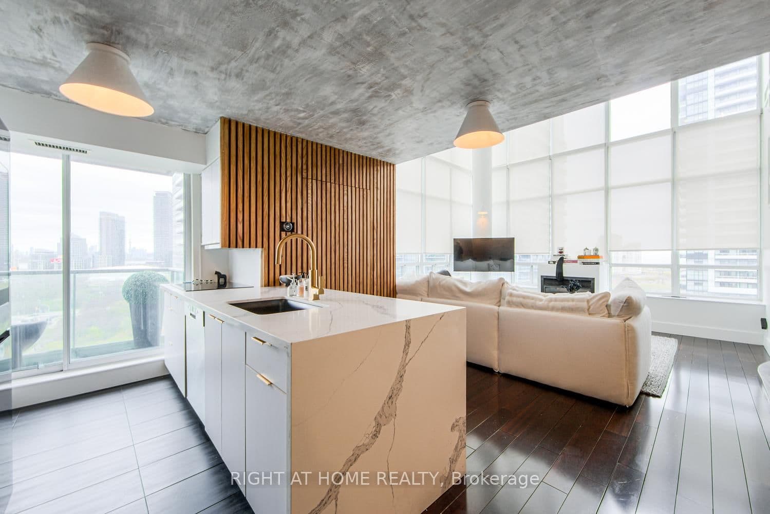 250 Manitoba Street SE, Unit 728 thumbnail 13