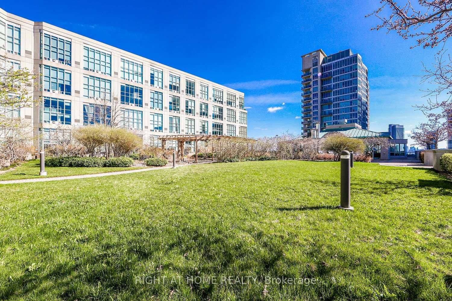 250 Manitoba Street SE, Unit 728 thumbnail 24