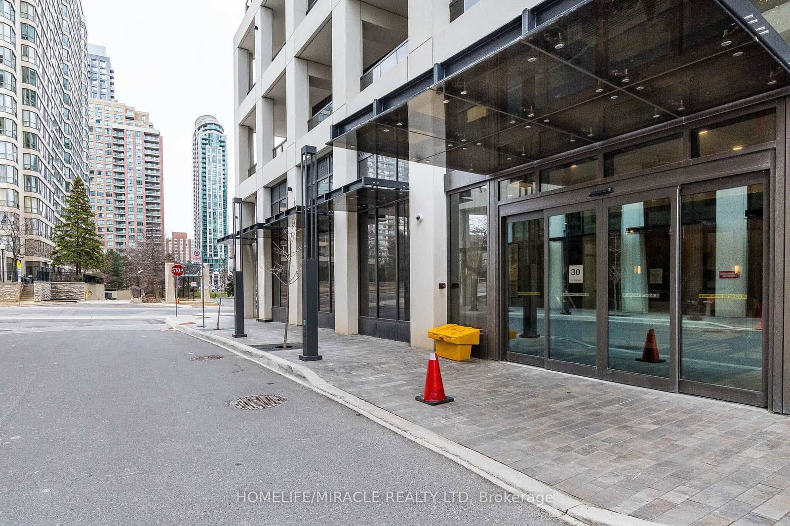 30 Elm Drive, Unit 3802 thumbnail 4