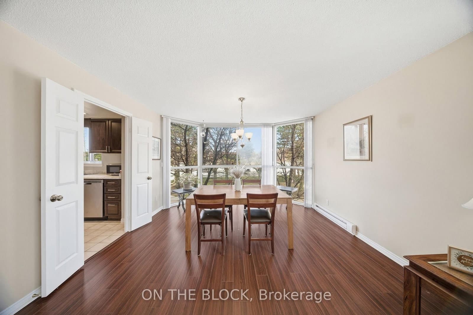 880 Dundas Street W, Unit 203 thumbnail 10