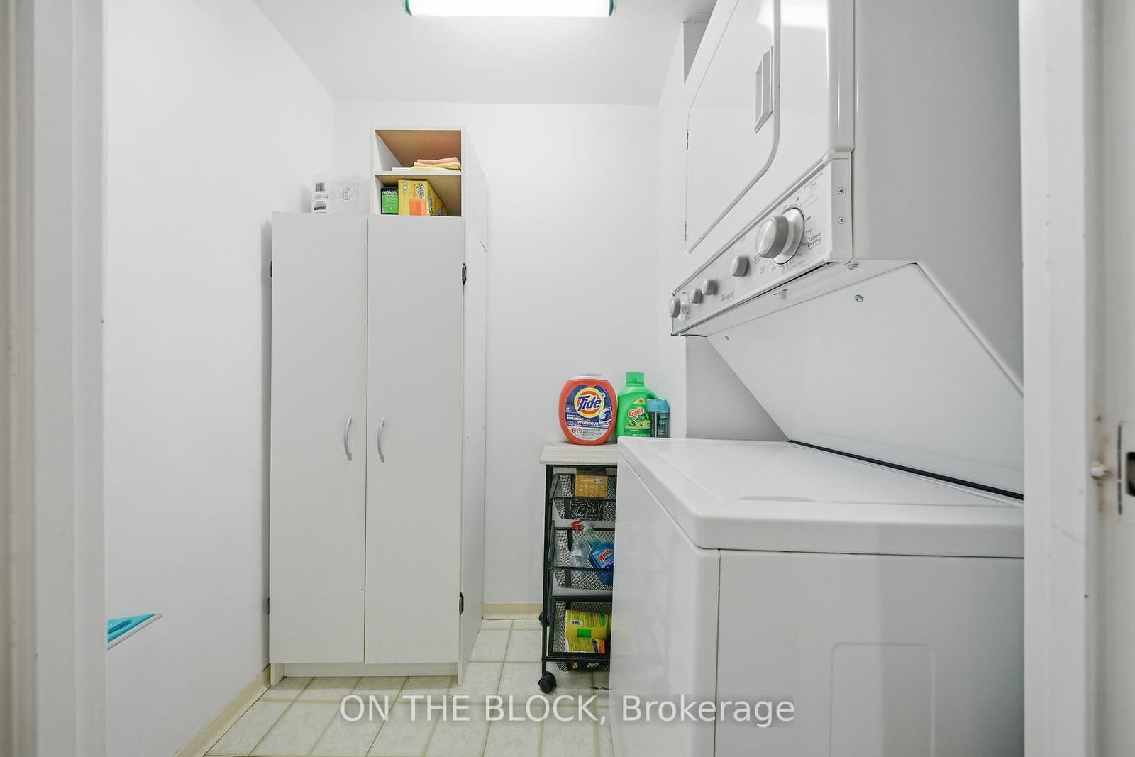 880 Dundas Street W, Unit 203 thumbnail 14
