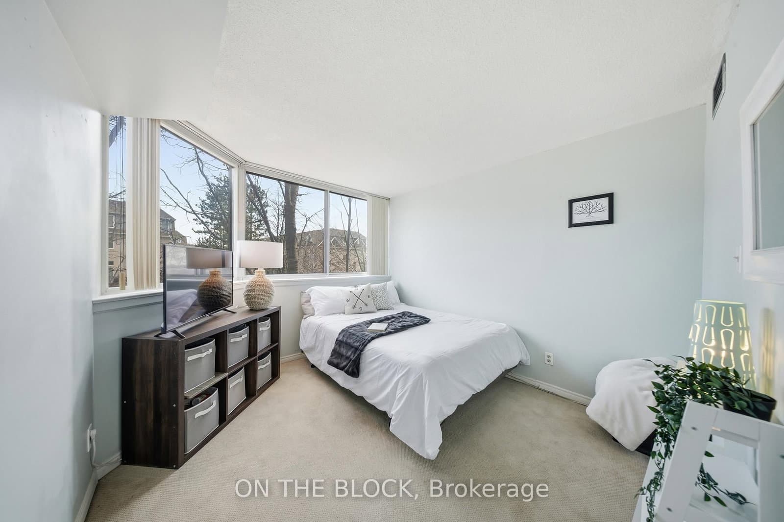 880 Dundas Street W, Unit 203 thumbnail 19