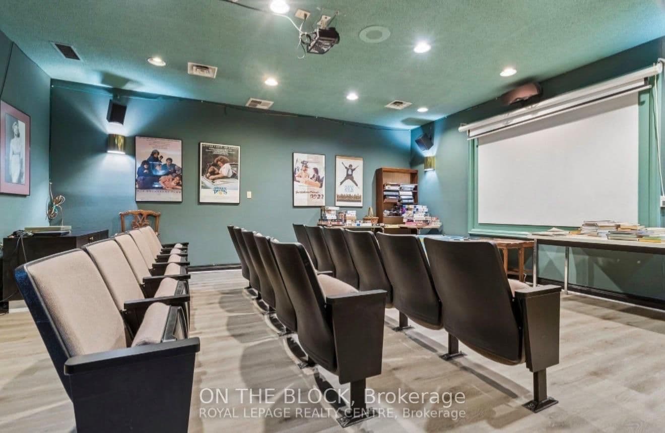 880 Dundas Street W, Unit 203 thumbnail 22