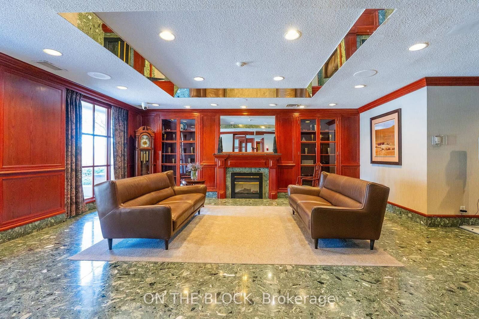 880 Dundas Street W, Unit 203 thumbnail 5