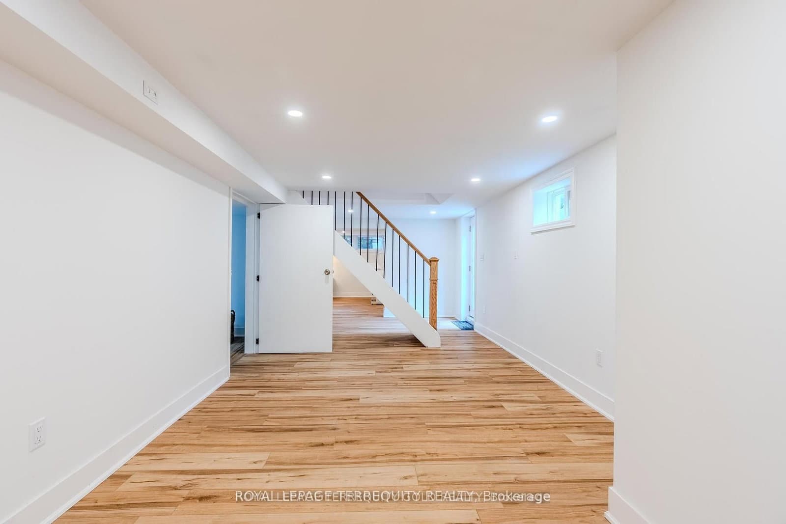 327 River Side Drive thumbnail 34