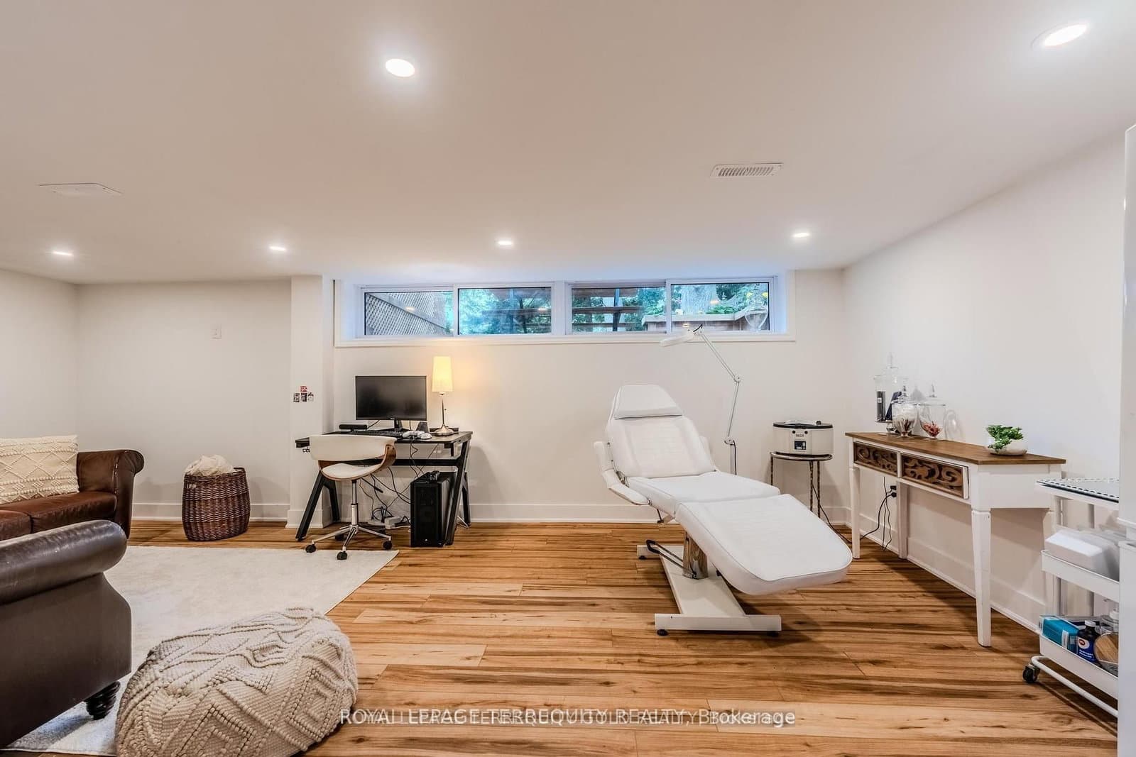 327 River Side Drive thumbnail 36
