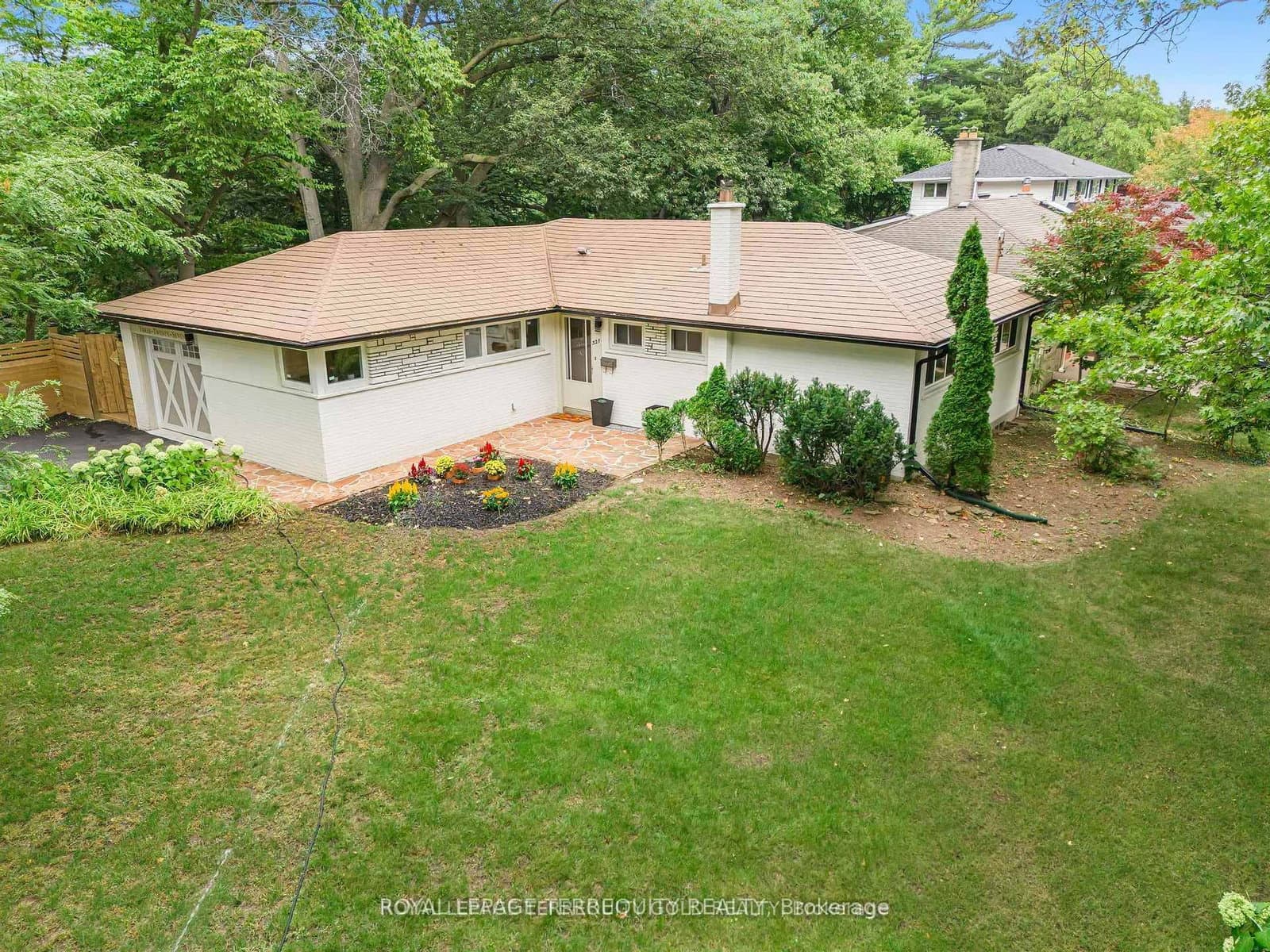327 River Side Drive thumbnail 48