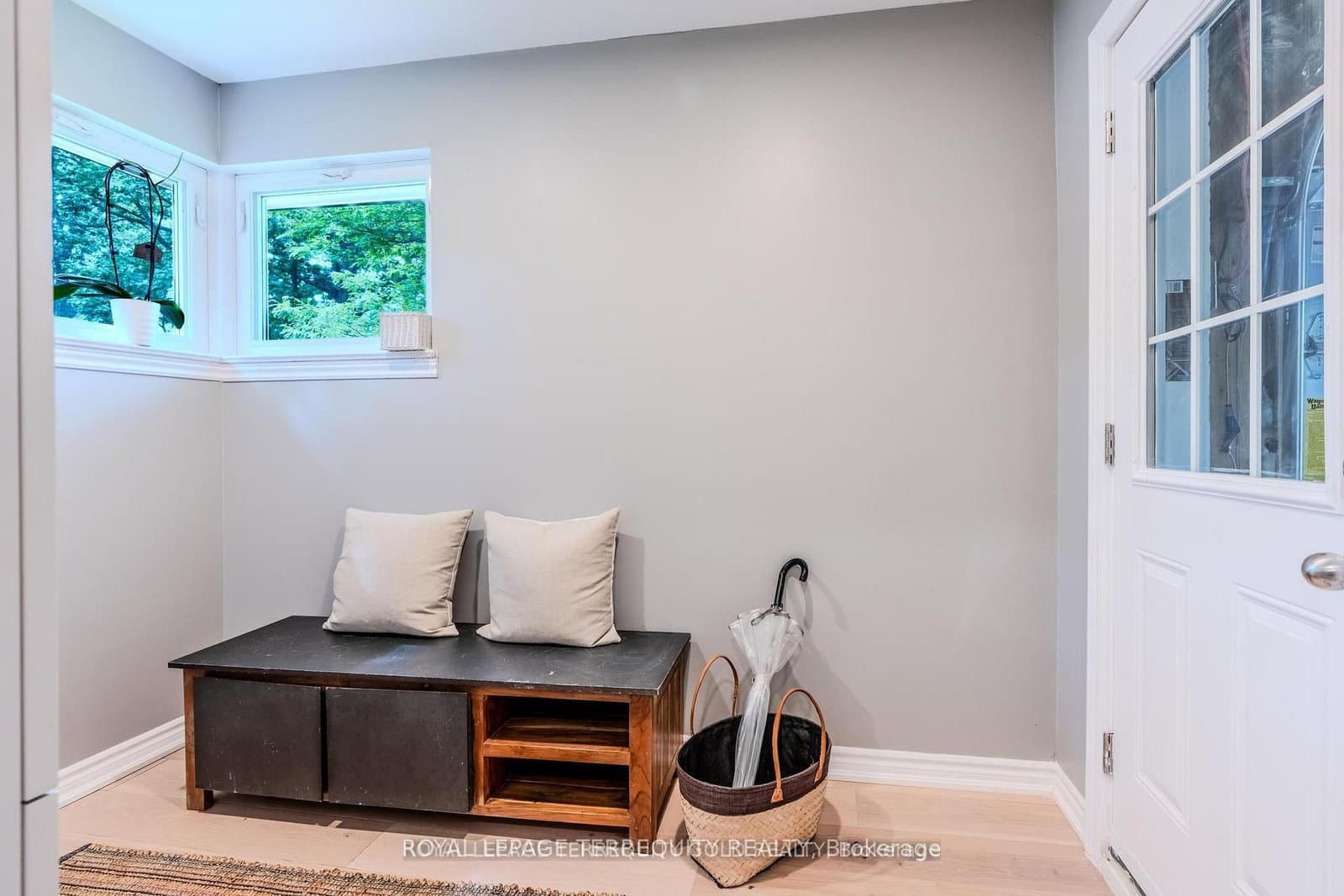 327 River Side Drive thumbnail 8