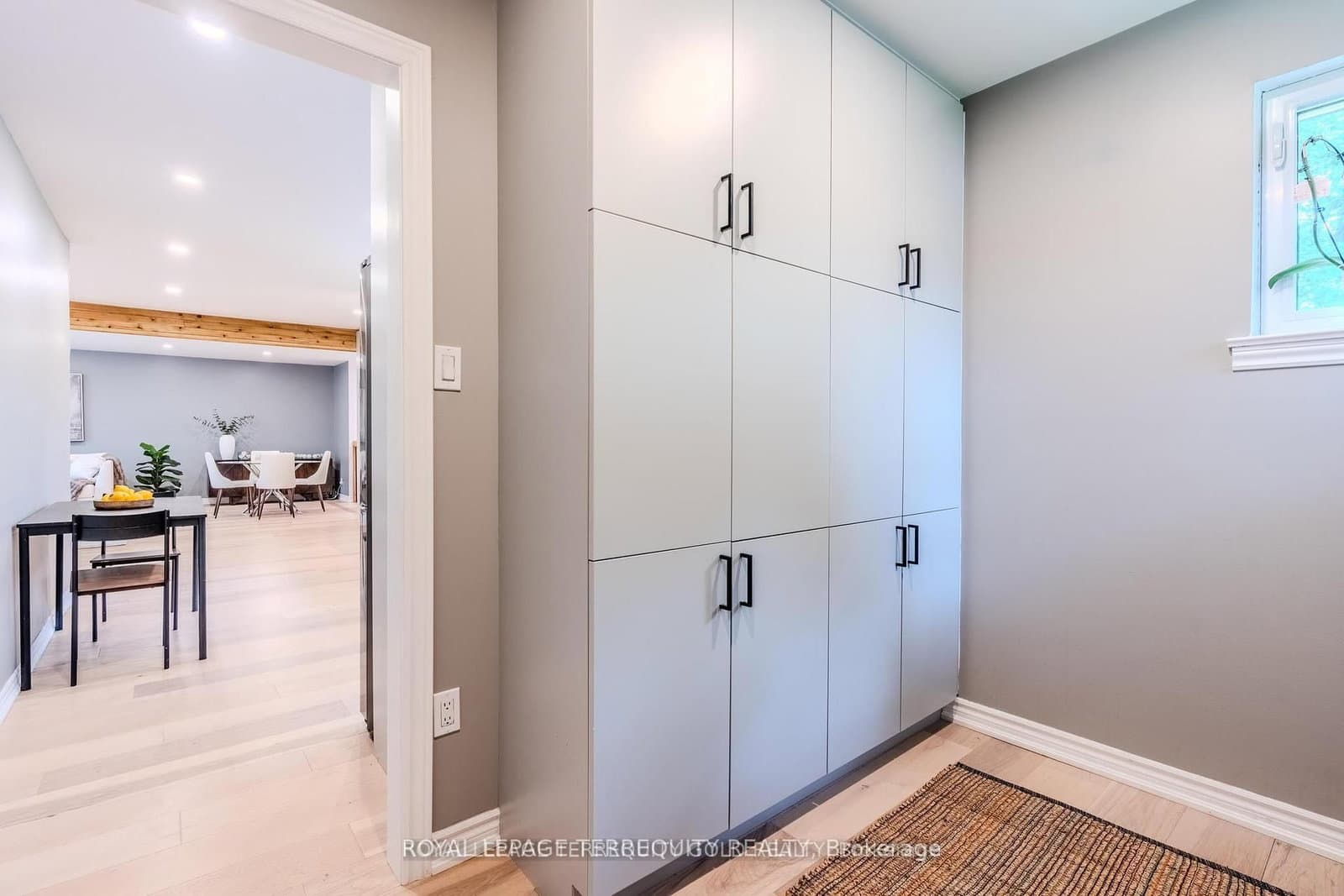 327 River Side Drive thumbnail 9