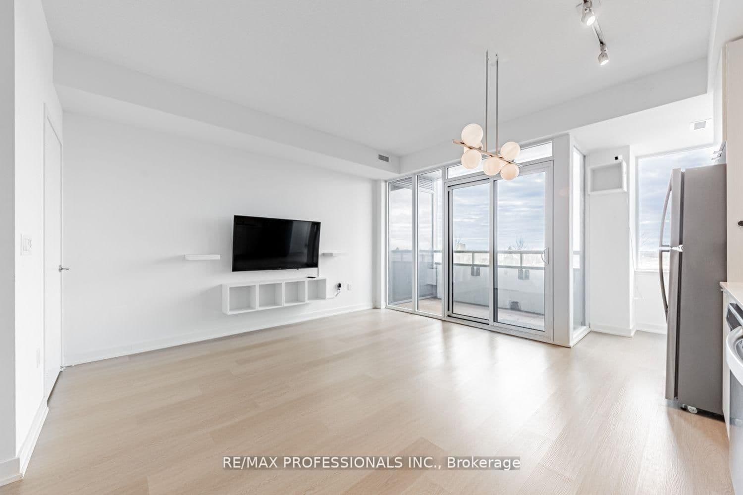 859 The Queensway, Unit 313 thumbnail 13