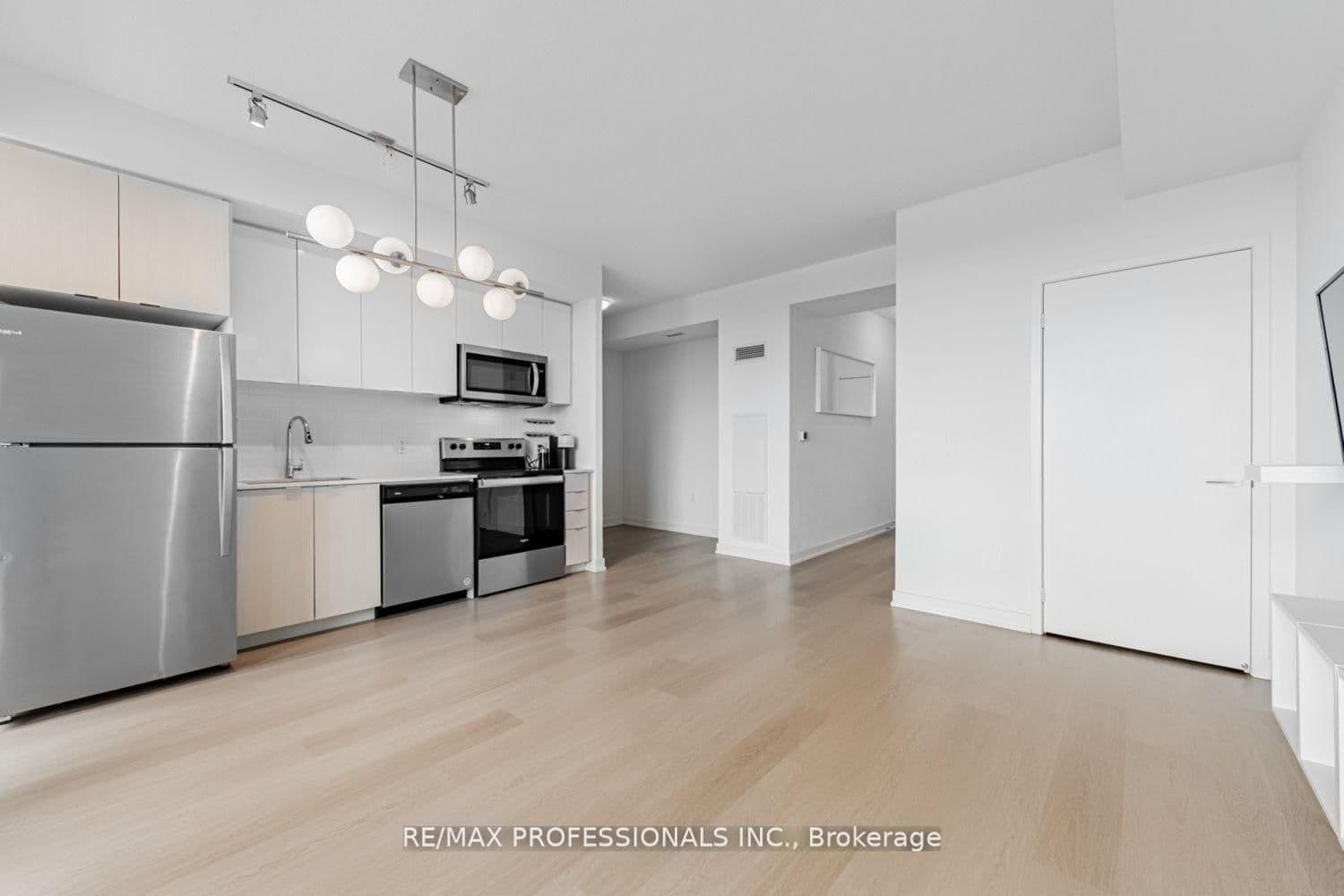 859 The Queensway, Unit 313 thumbnail 15