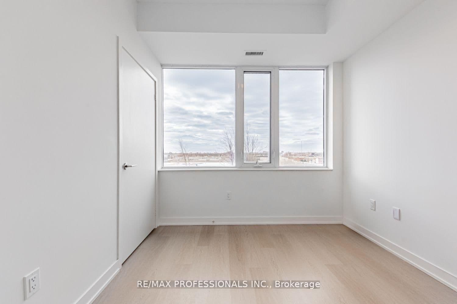 859 The Queensway, Unit 313 thumbnail 17