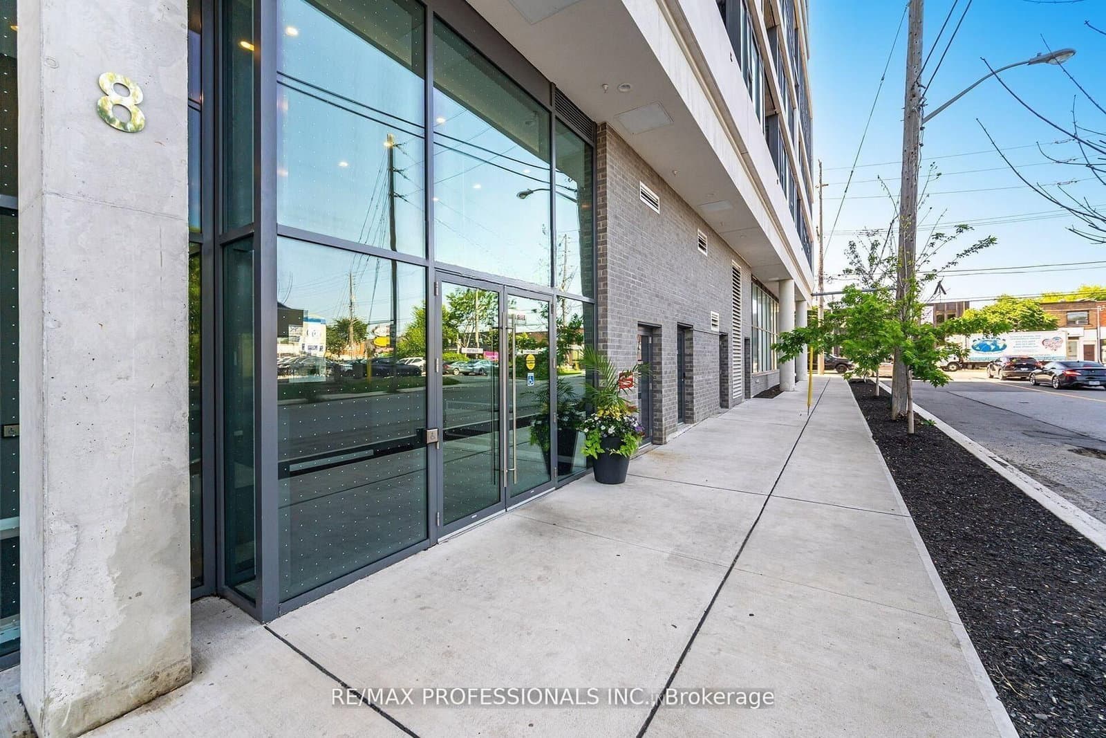 859 The Queensway, Unit 313 thumbnail 2