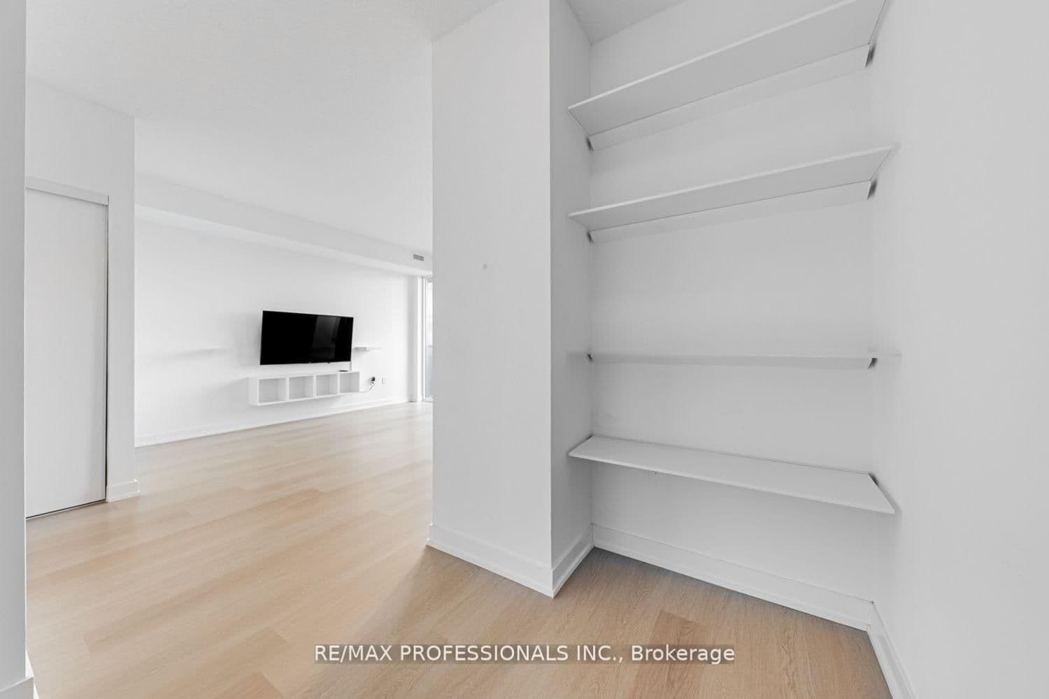 859 The Queensway, Unit 313 thumbnail 21