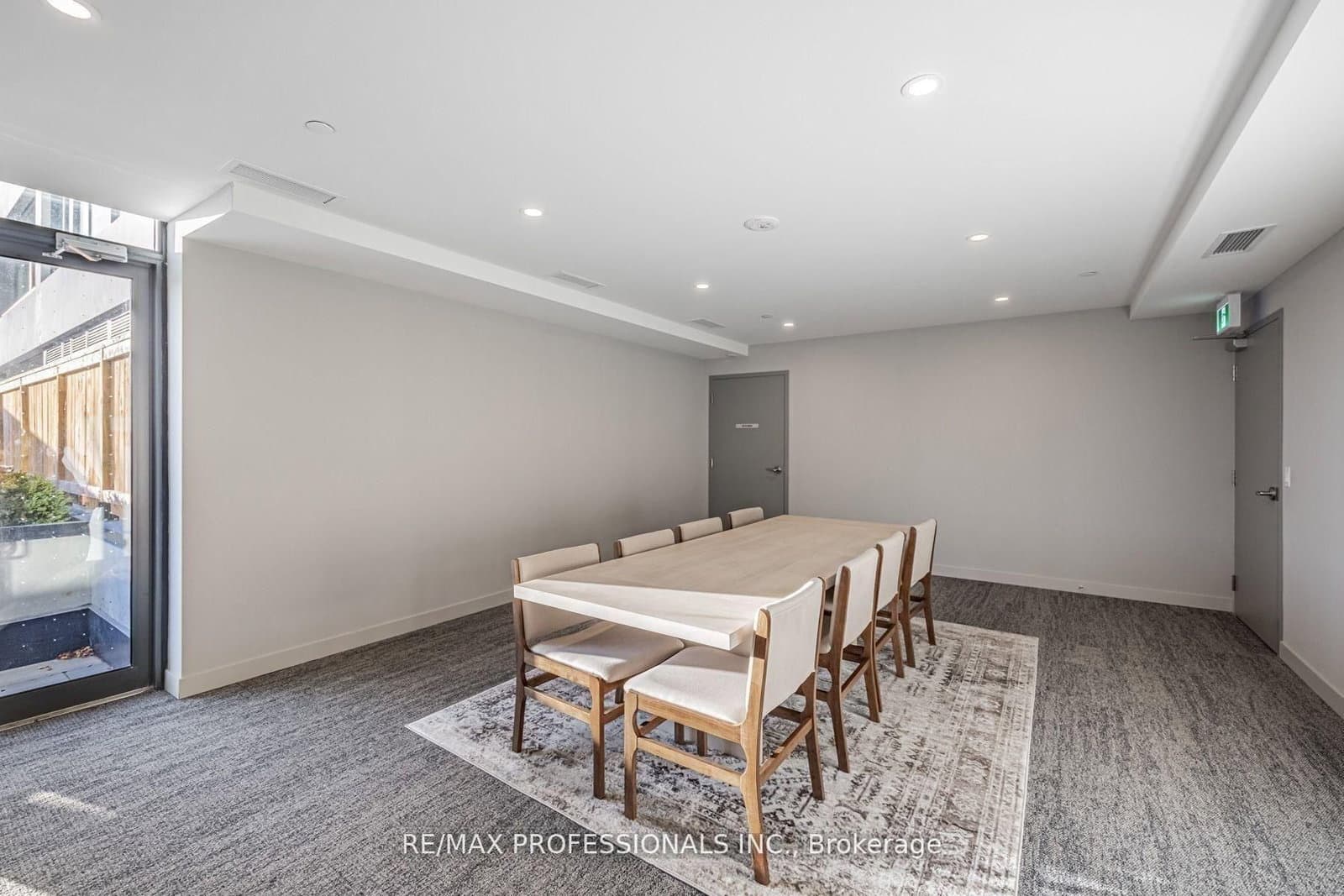 859 The Queensway, Unit 313 thumbnail 25