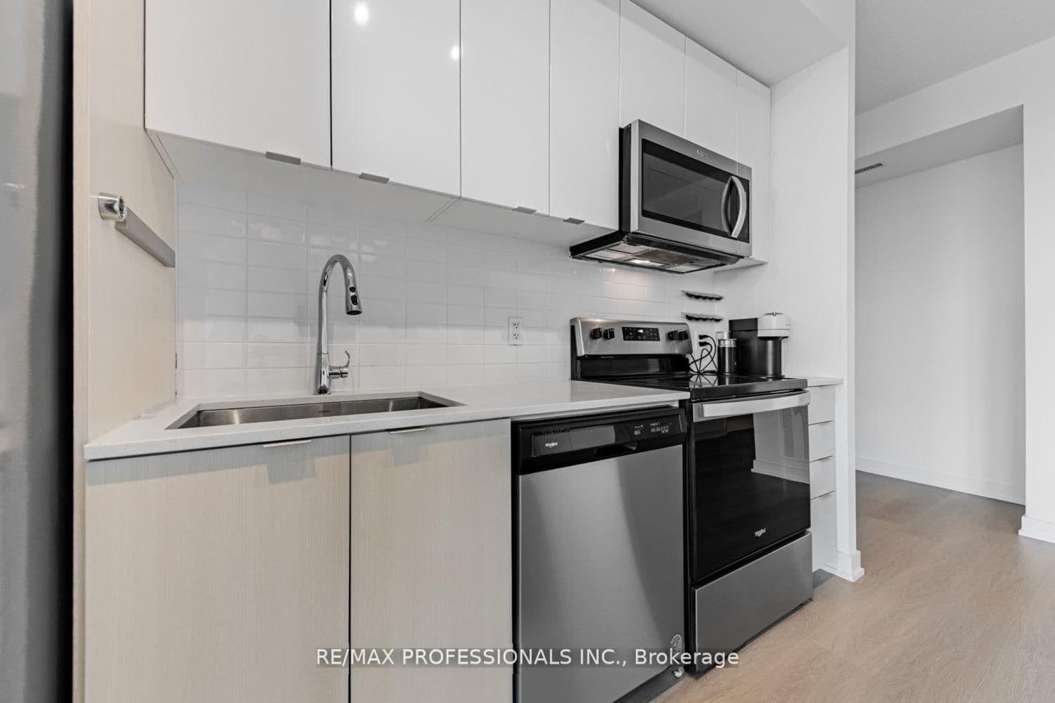 859 The Queensway, Unit 313 thumbnail 7