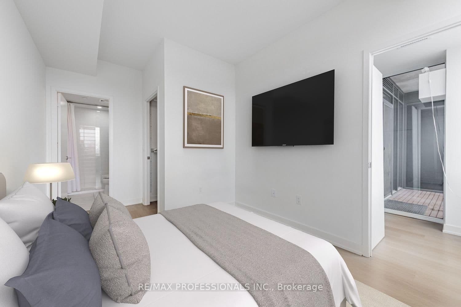 859 The Queensway, Unit 313 thumbnail 9