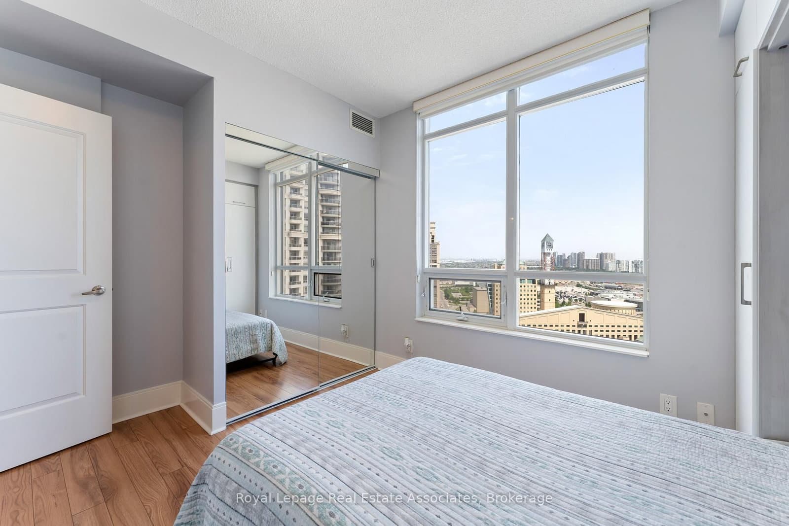 330 Burnhamthorpe Road W, Unit 2604 thumbnail 16