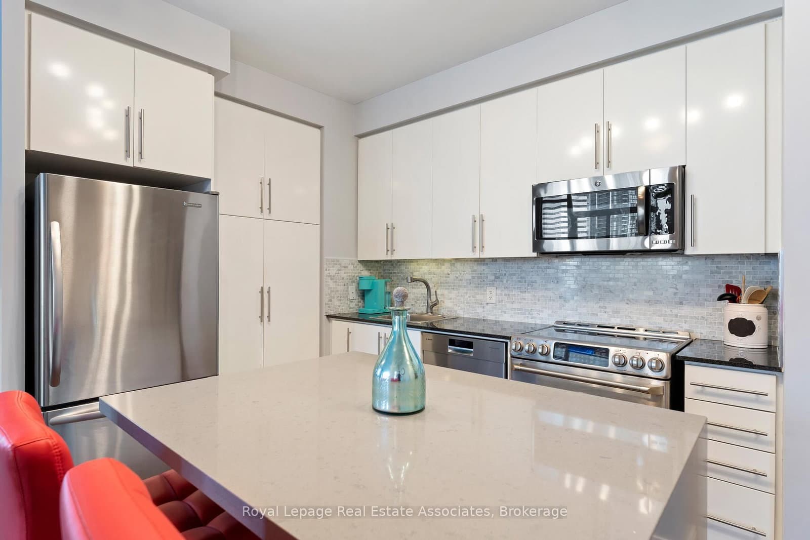 330 Burnhamthorpe Road W, Unit 2604 thumbnail 2