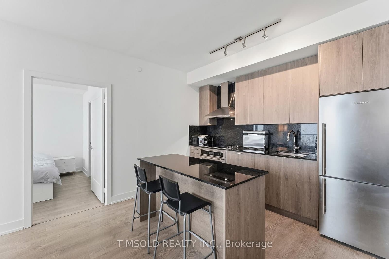 5 Mabelle Avenue, Unit 4136 thumbnail 13