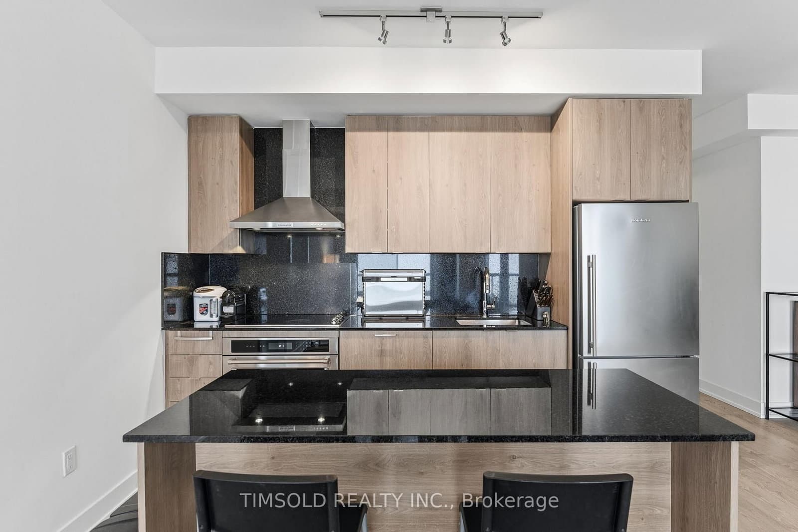 5 Mabelle Avenue, Unit 4136 thumbnail 14