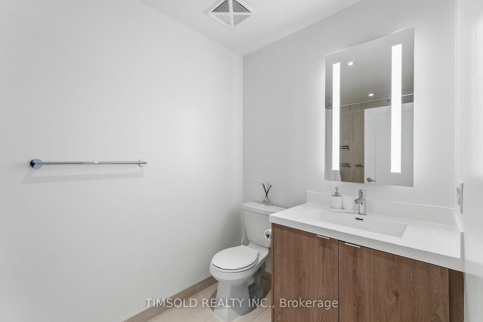5 Mabelle Avenue, Unit 4136 thumbnail 21