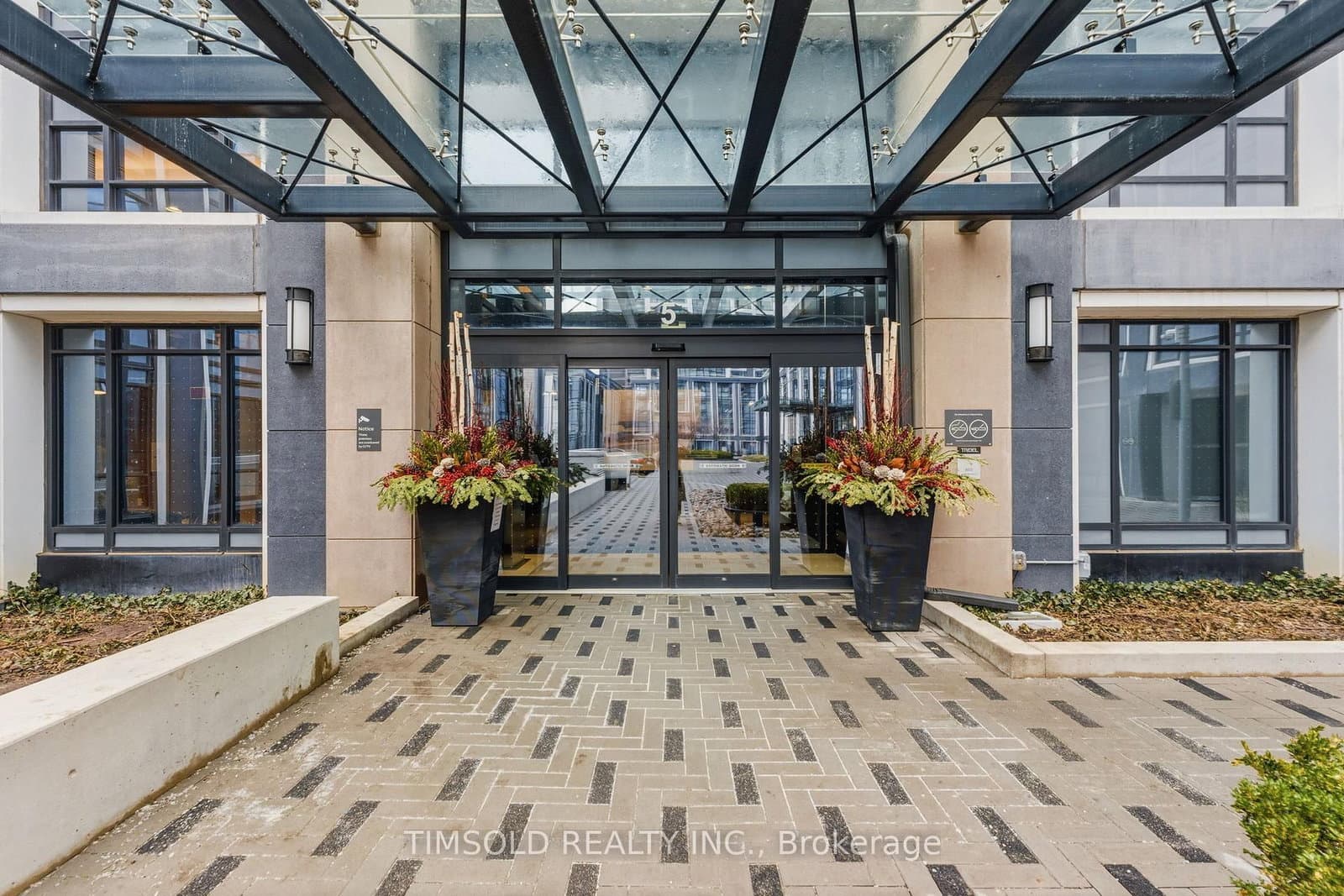 5 Mabelle Avenue, Unit 4136 thumbnail 4