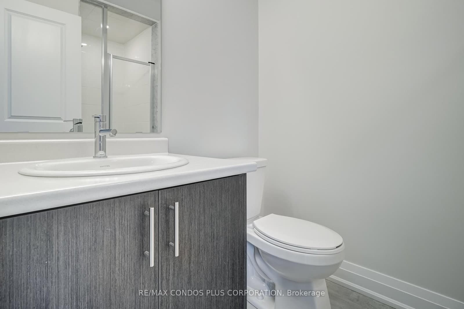 4 Wild Rose Gardens, Unit upper thumbnail 6