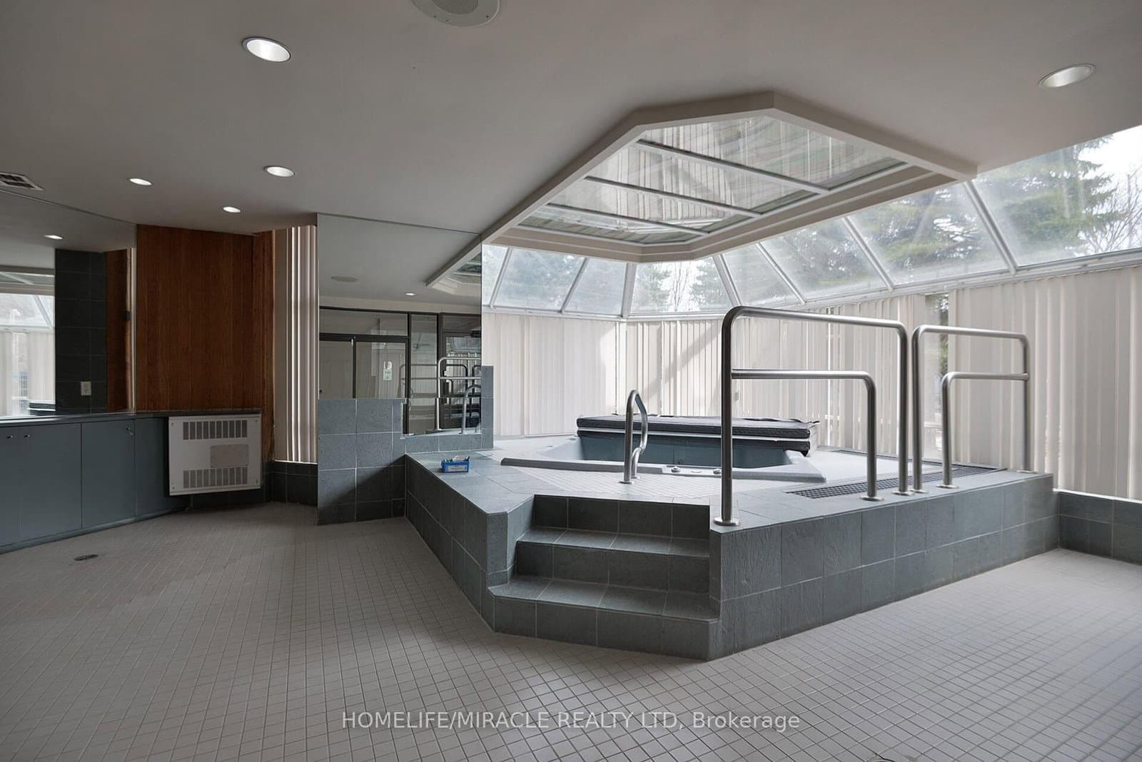 26 Hanover Road, Unit 401 thumbnail 40