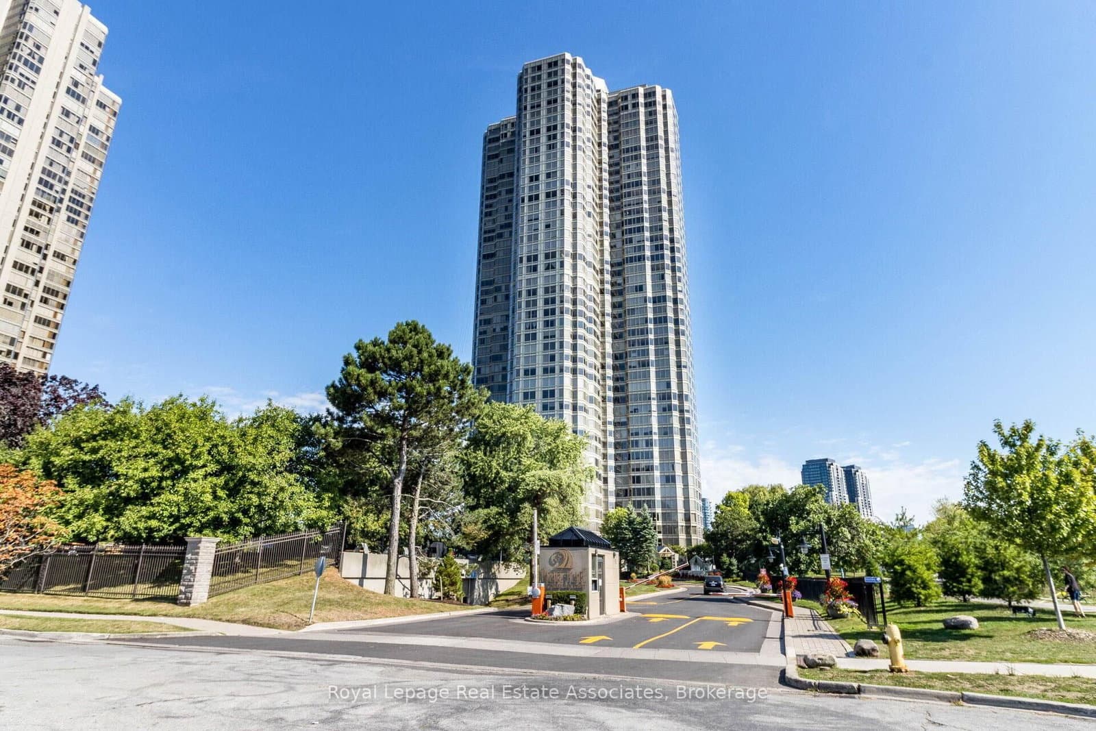 1 Palace Pier Court, Unit 2407 - Image 1