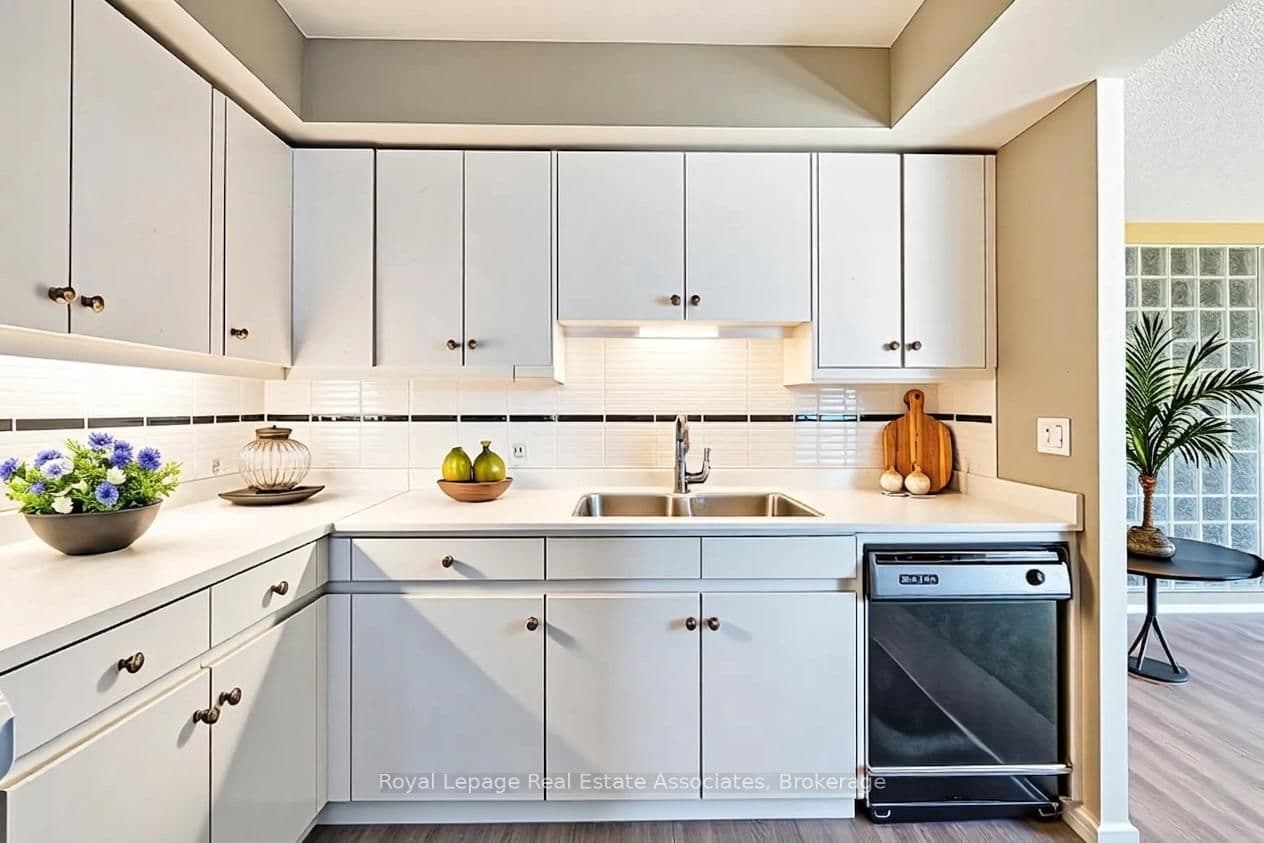 1 Palace Pier Court, Unit 2407 thumbnail 14