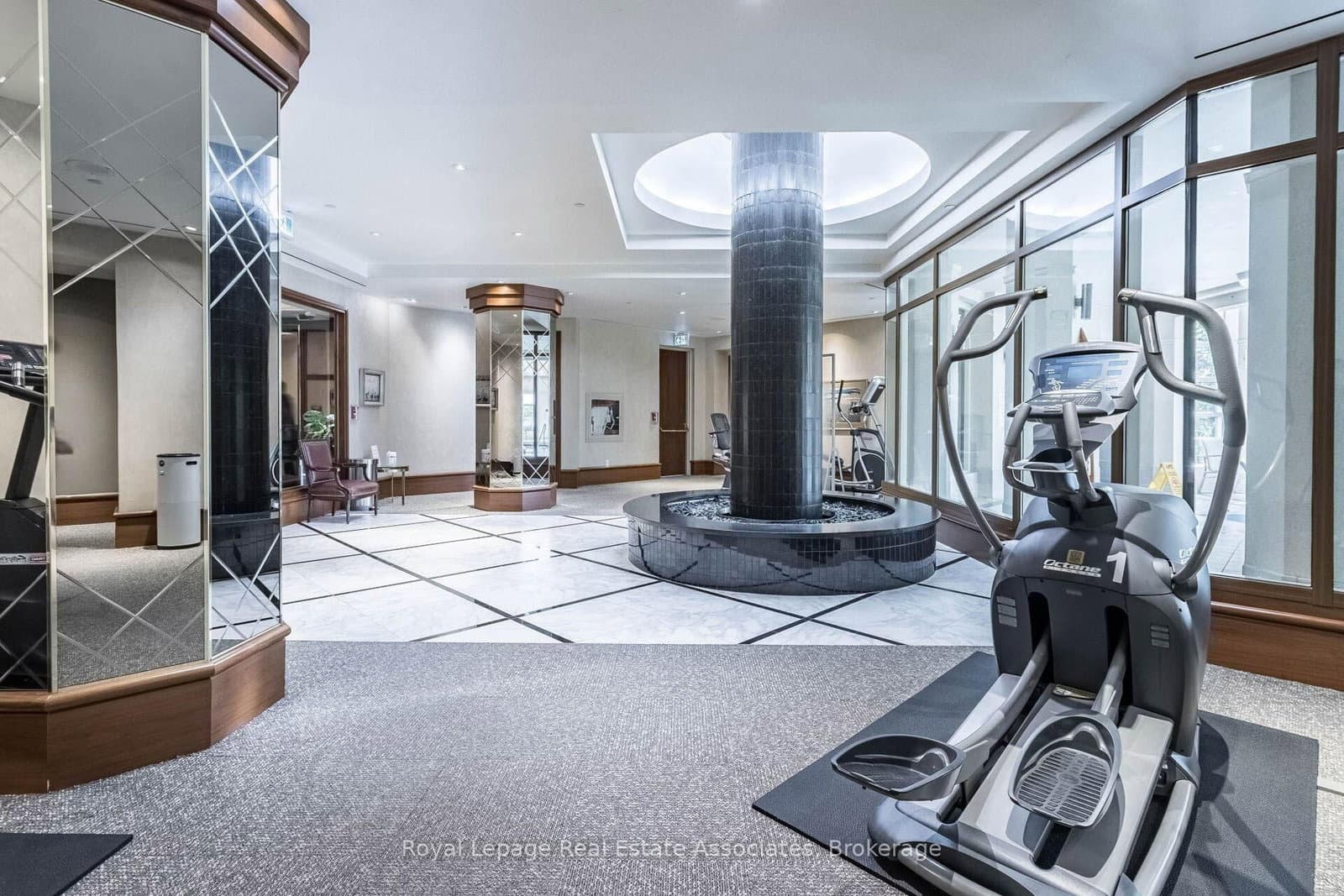 1 Palace Pier Court, Unit 2407 thumbnail 21
