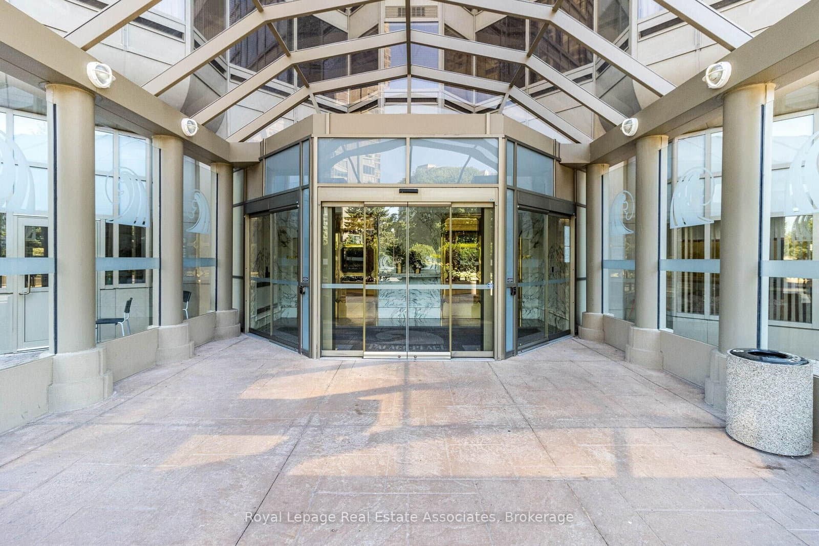 1 Palace Pier Court, Unit 2407 thumbnail 3