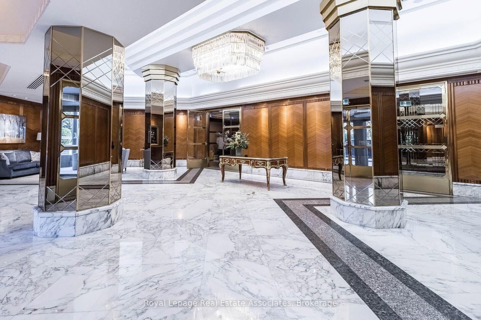 1 Palace Pier Court, Unit 2407 thumbnail 5