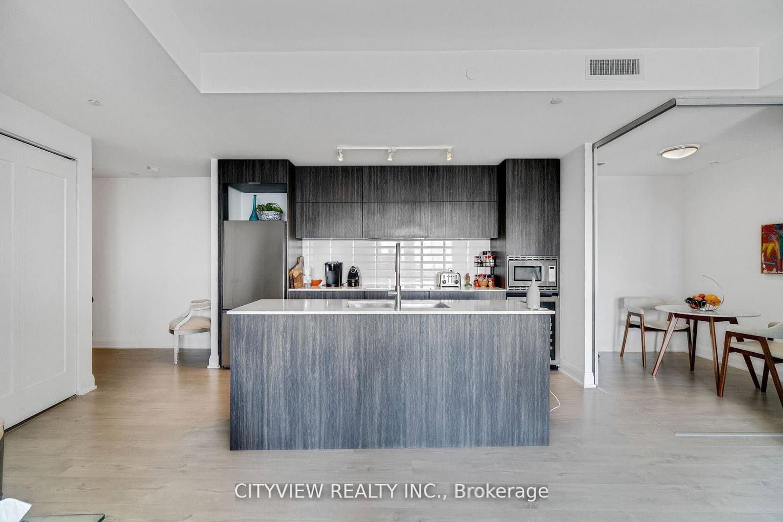 110 Marine Parade Drive, Unit 304 thumbnail 11