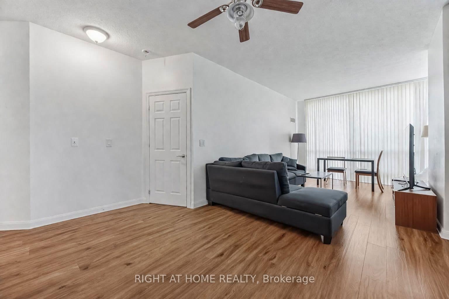 3939 Duke Of York Boulevard, Unit 1909 thumbnail 10
