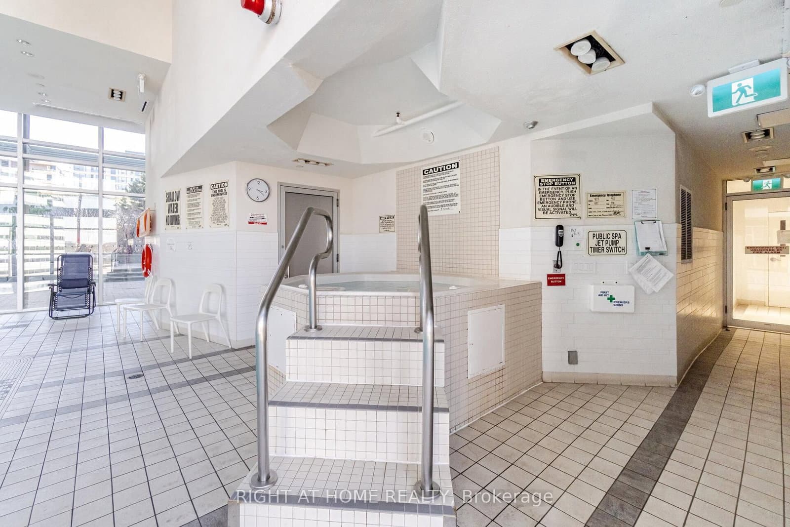 3939 Duke Of York Boulevard, Unit 1909 thumbnail 17