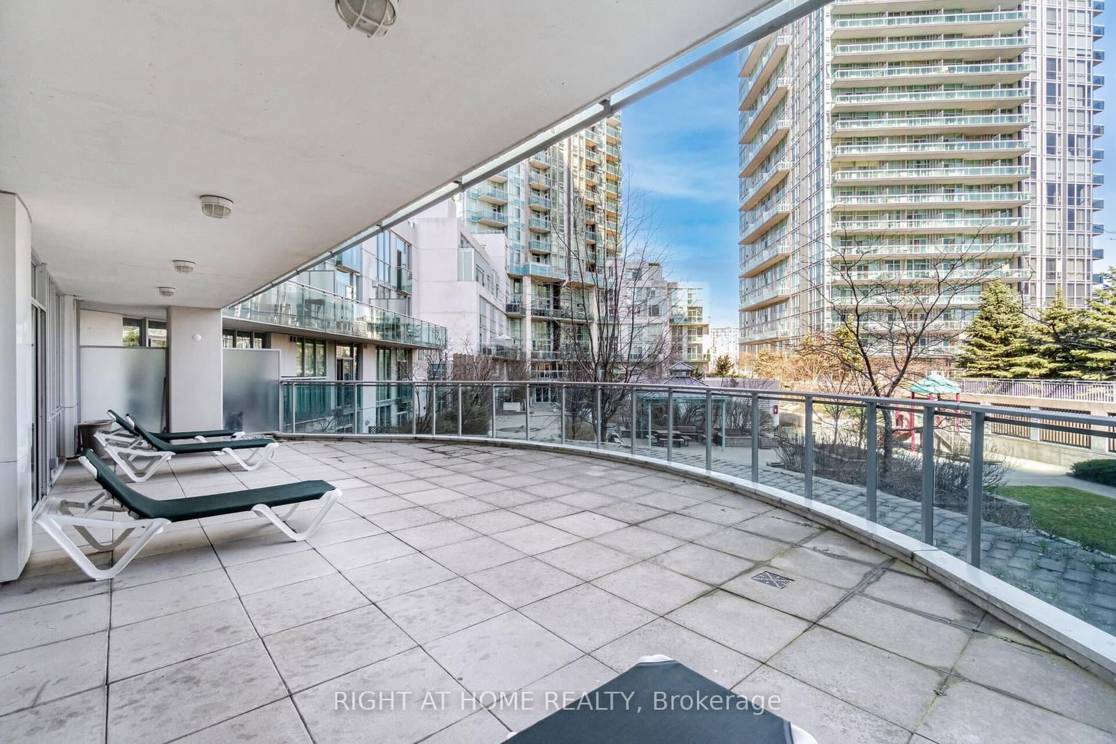 3939 Duke Of York Boulevard, Unit 1909 thumbnail 20