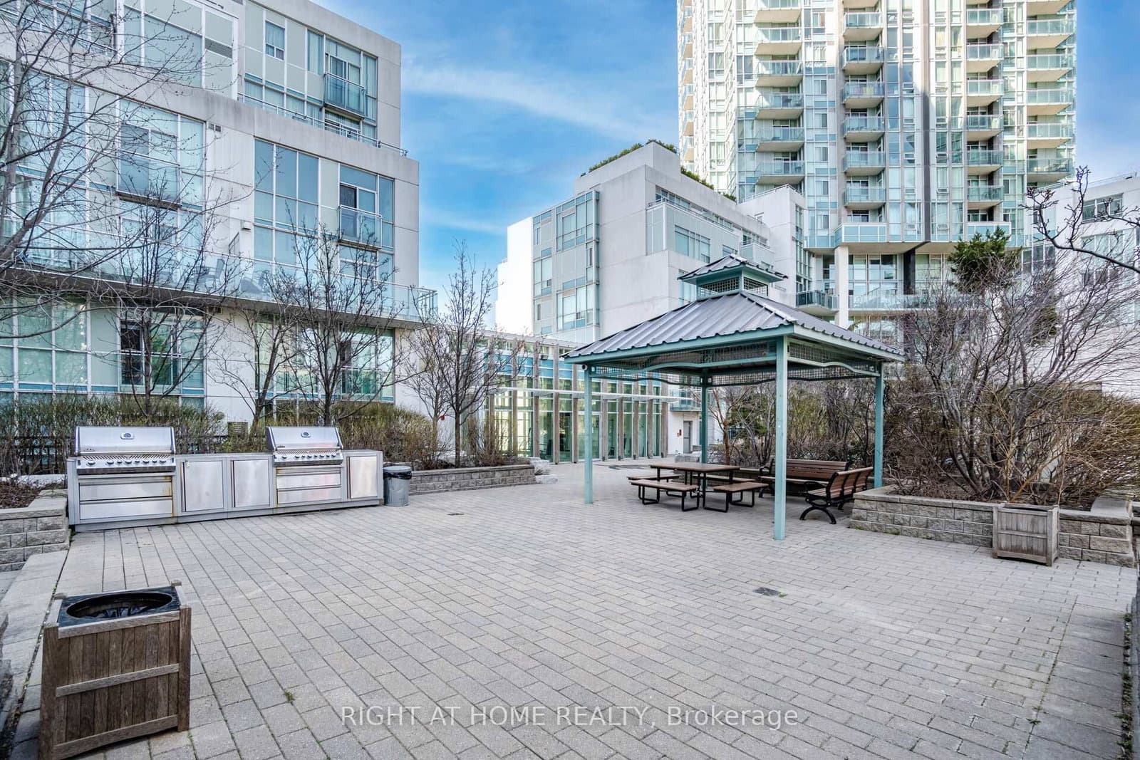 3939 Duke Of York Boulevard, Unit 1909 thumbnail 24
