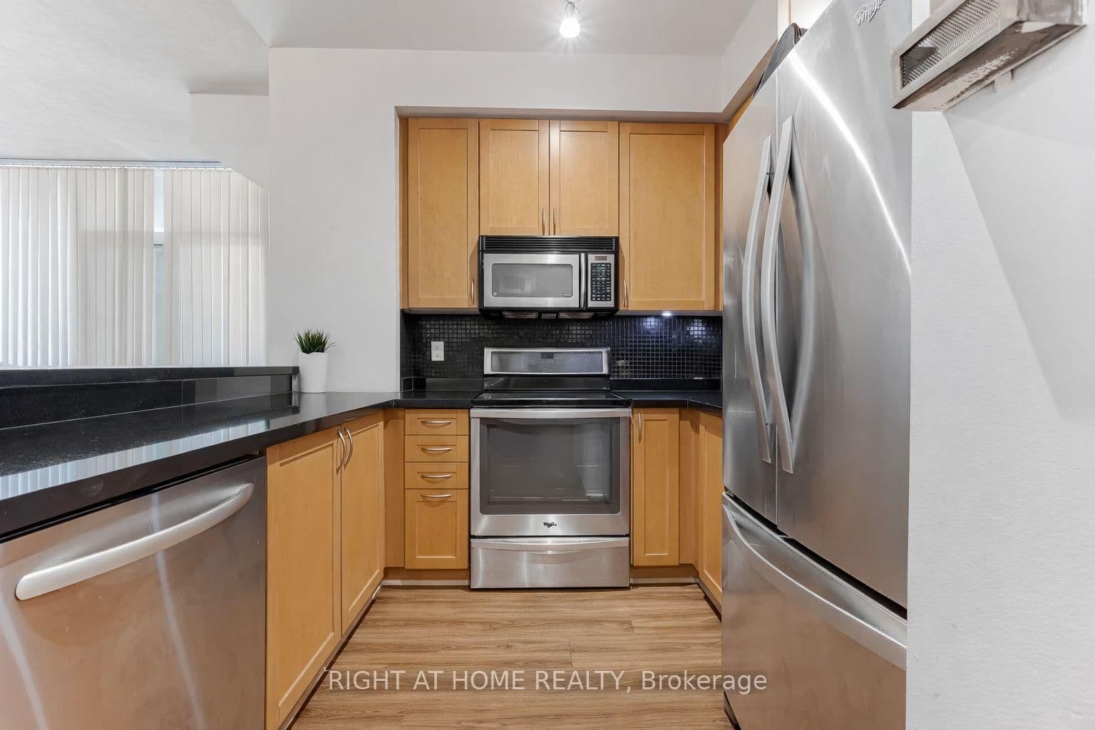 3939 Duke Of York Boulevard, Unit 1909 thumbnail 8