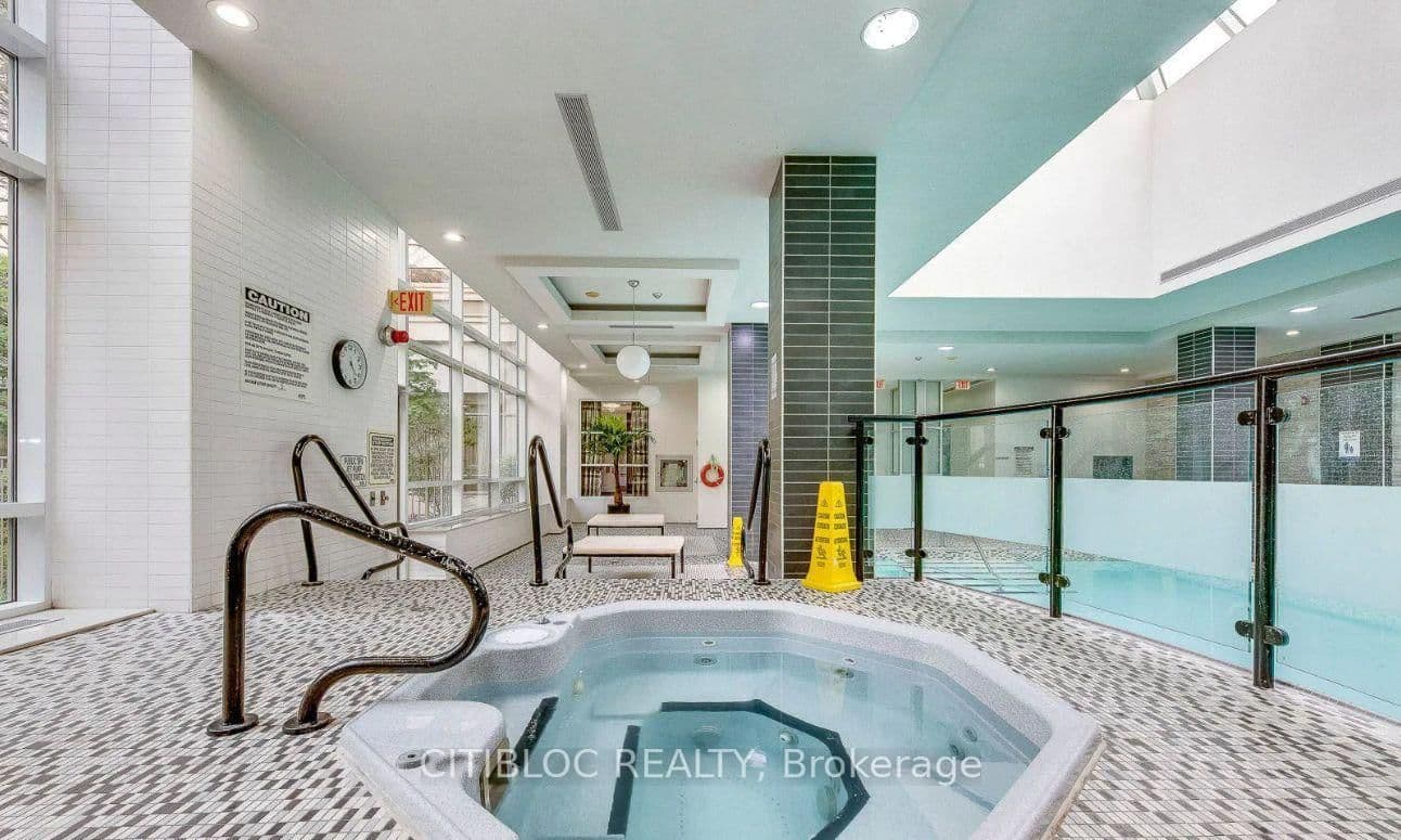 310 Burnhamthorpe Road W, Unit 213 thumbnail 13