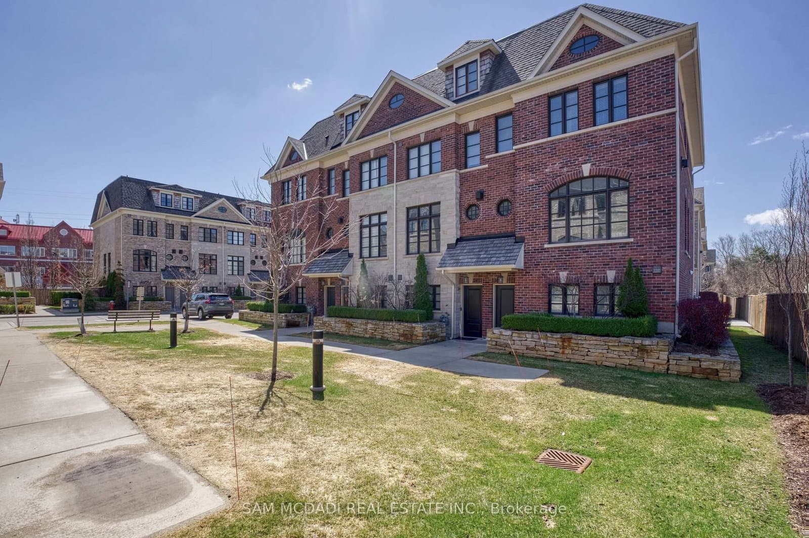 2029 Queensborough Gate - Image 1